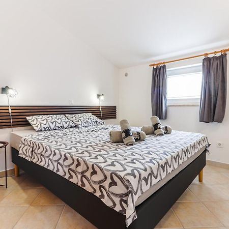 Sunshine Apartments Funtana With Balcony And Sea View المظهر الخارجي الصورة