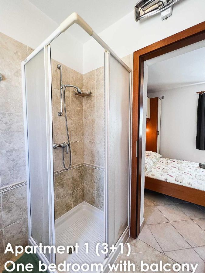 Sunshine Apartments Funtana With Balcony And Sea View المظهر الخارجي الصورة
