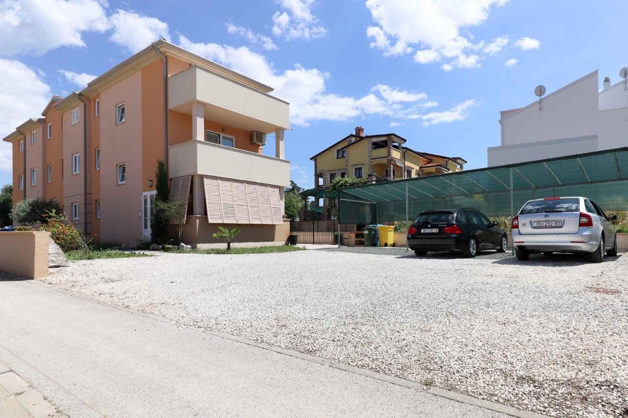 Sunshine Apartments Funtana With Balcony And Sea View المظهر الخارجي الصورة