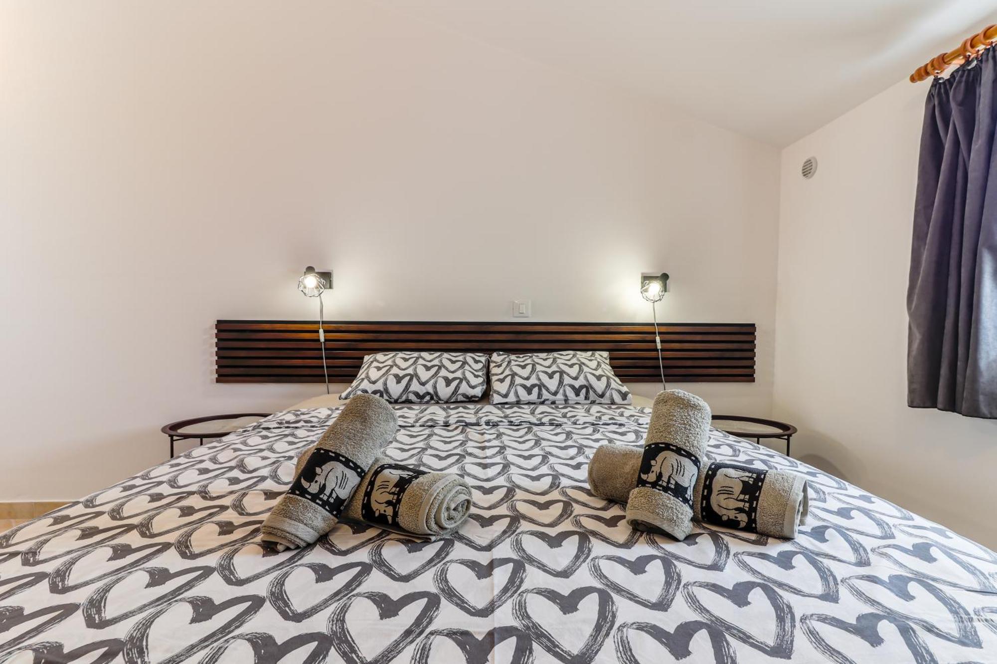 Sunshine Apartments Funtana With Balcony And Sea View المظهر الخارجي الصورة