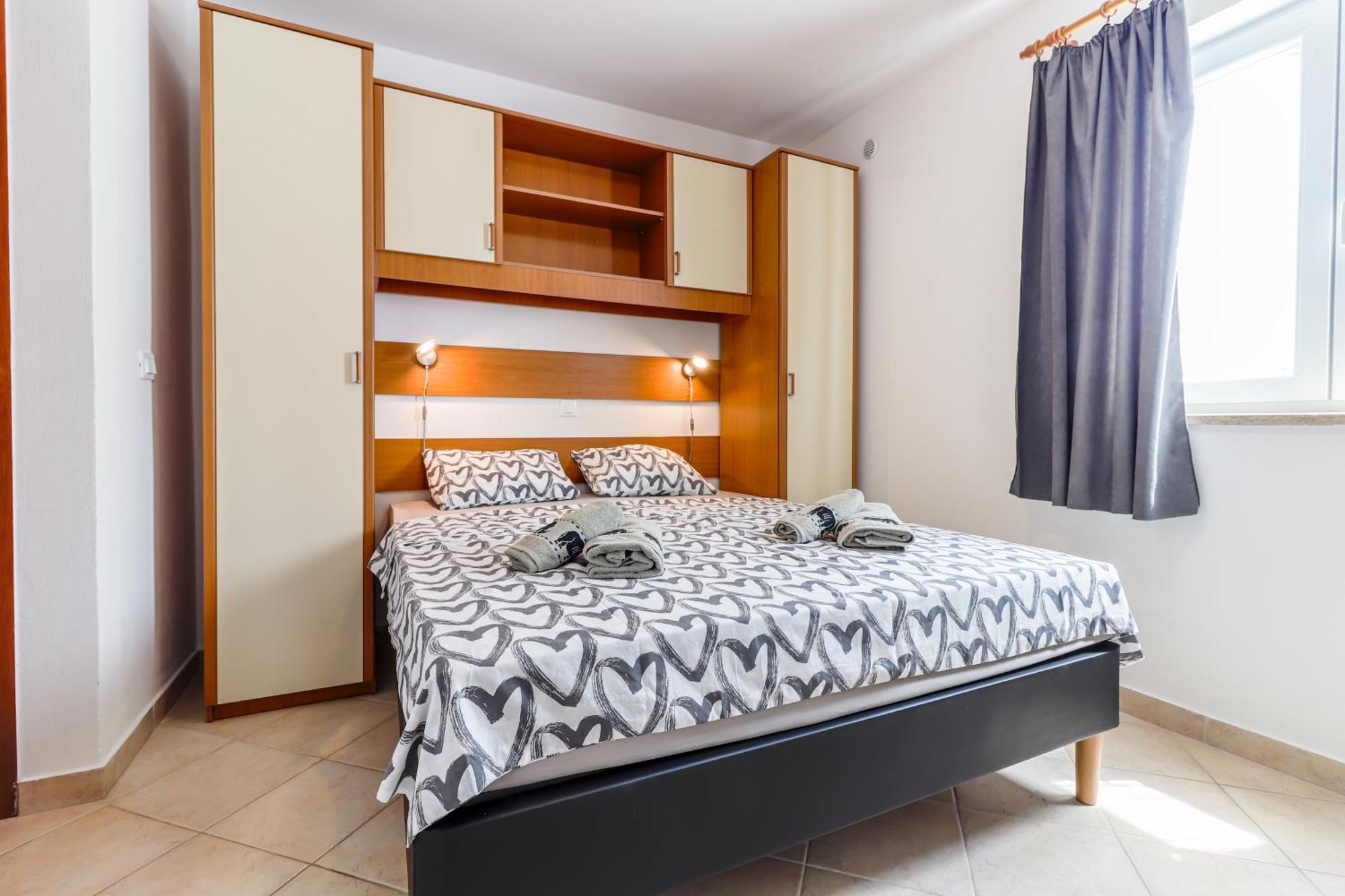 Sunshine Apartments Funtana With Balcony And Sea View المظهر الخارجي الصورة