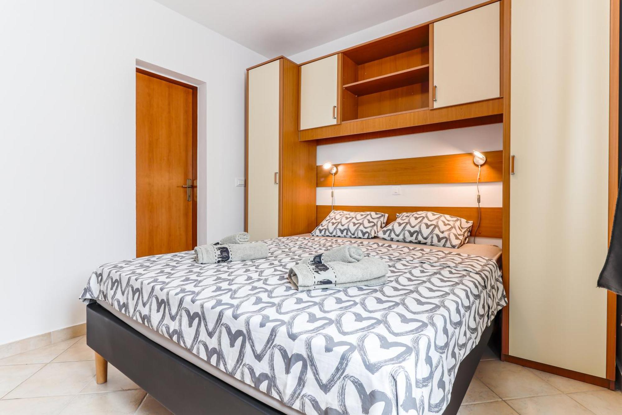 Sunshine Apartments Funtana With Balcony And Sea View المظهر الخارجي الصورة